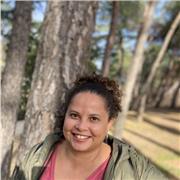 Estudiante de Filología Lengua Española. Ofrezco clases de inglés, portugués y español para niños y adultos.